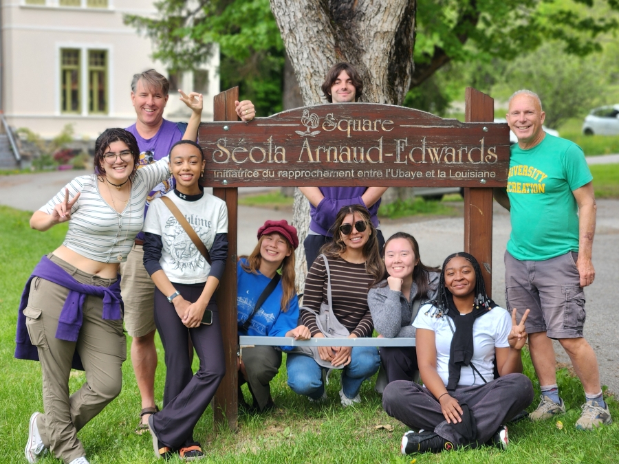 group photo of students and faculty in French Alps